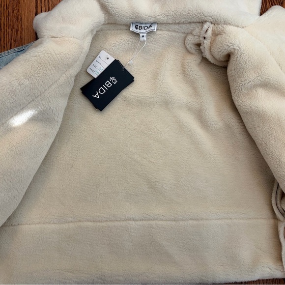 Bida Women’s Vegan Sherpa Patchwork Colorblock Faux Suede Denim Jacket Med NWT - Picture 6 of 9